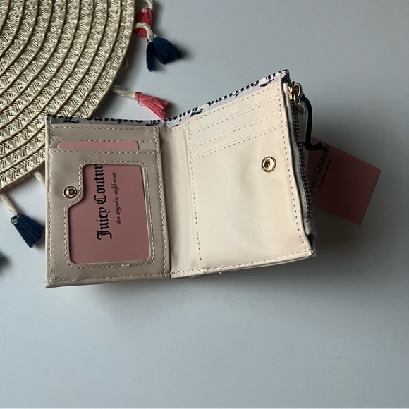 Juicy Couture Cream Wallet with Chic Design - Picture 3 of 4